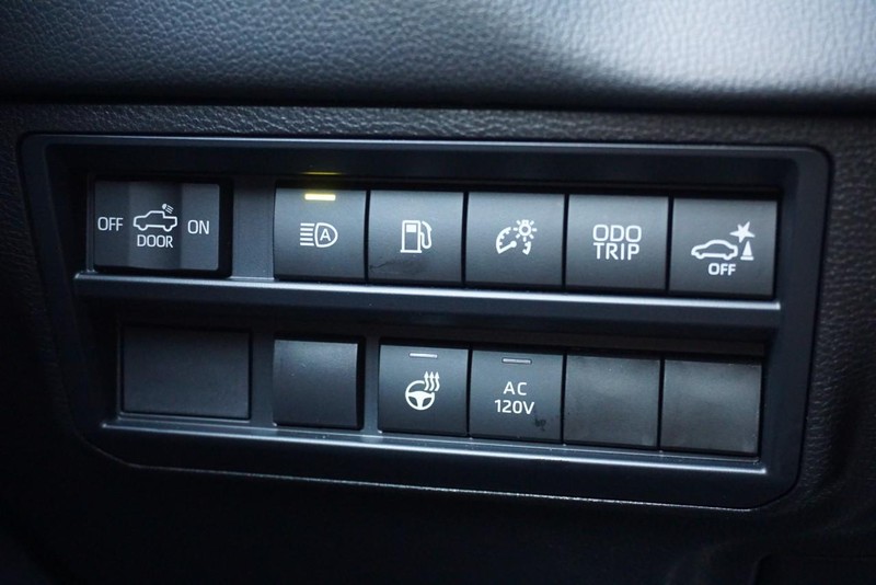 Toyota Tundra 4WD Vehicle Full-screen Gallery Image 44