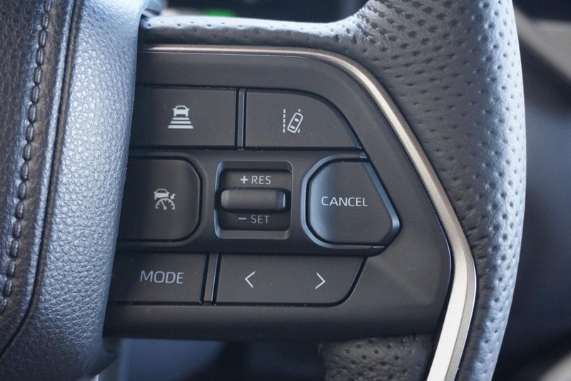 Toyota Tundra 4WD Vehicle Full-screen Gallery Image 46