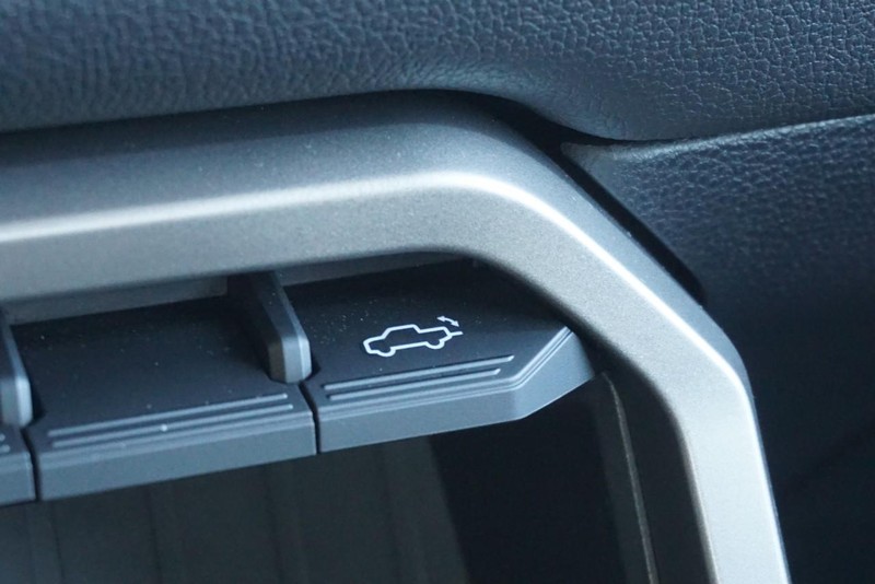 Toyota Tundra 4WD Vehicle Full-screen Gallery Image 53
