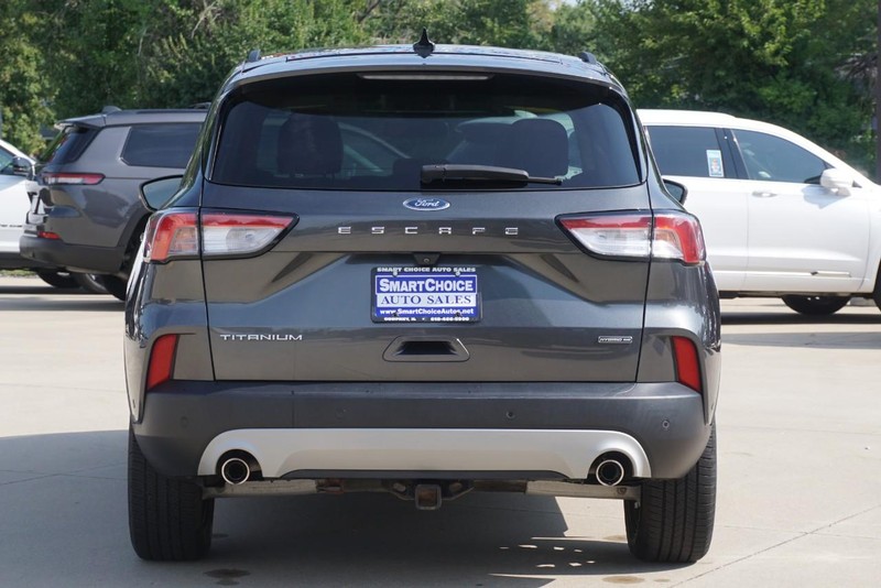 Ford Escape Vehicle Full-screen Gallery Image 04