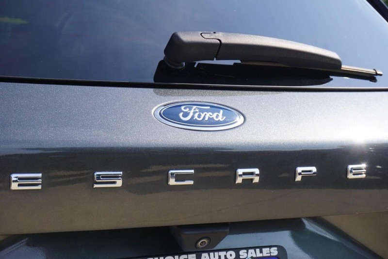 Ford Escape Vehicle Full-screen Gallery Image 18
