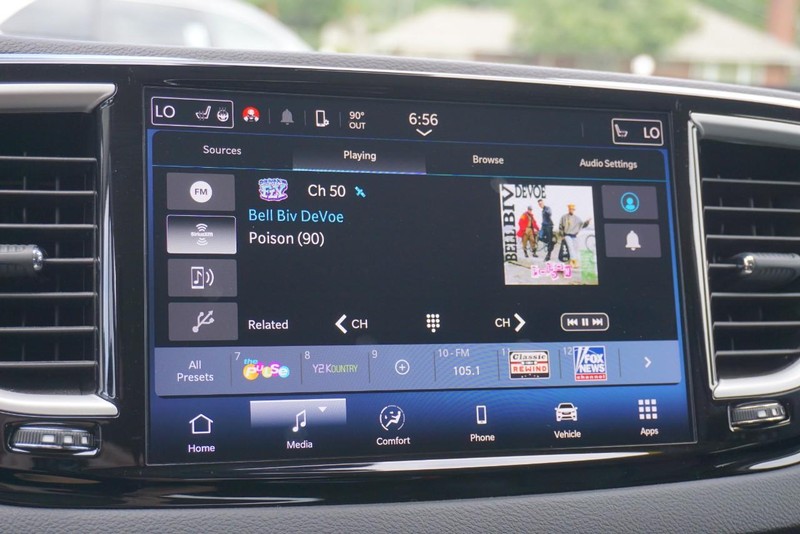 Chrysler Pacifica Vehicle Full-screen Gallery Image 44