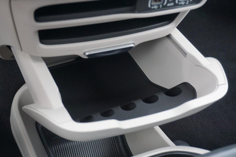 Chrysler Pacifica Vehicle Full-screen Gallery Image 49