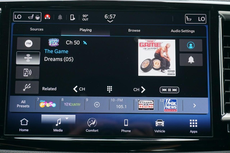 Chrysler Pacifica Vehicle Full-screen Gallery Image 50