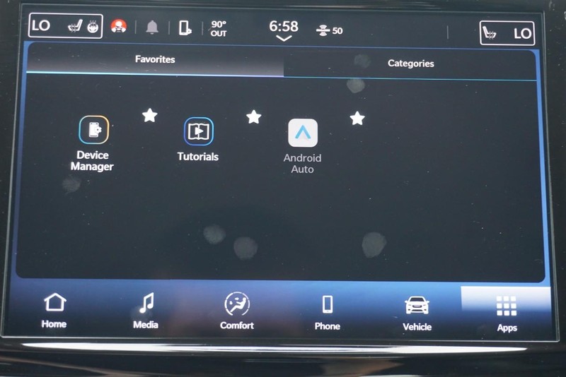 Chrysler Pacifica Vehicle Full-screen Gallery Image 54