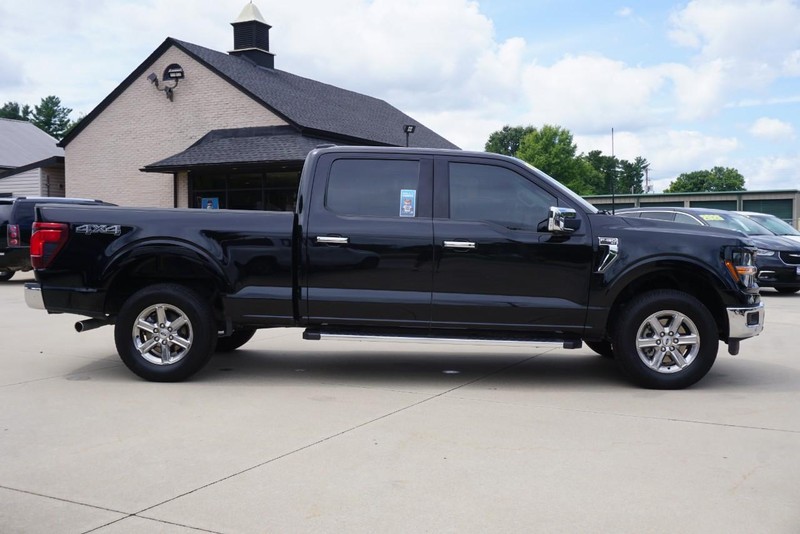 Ford F-150 Vehicle Full-screen Gallery Image 02