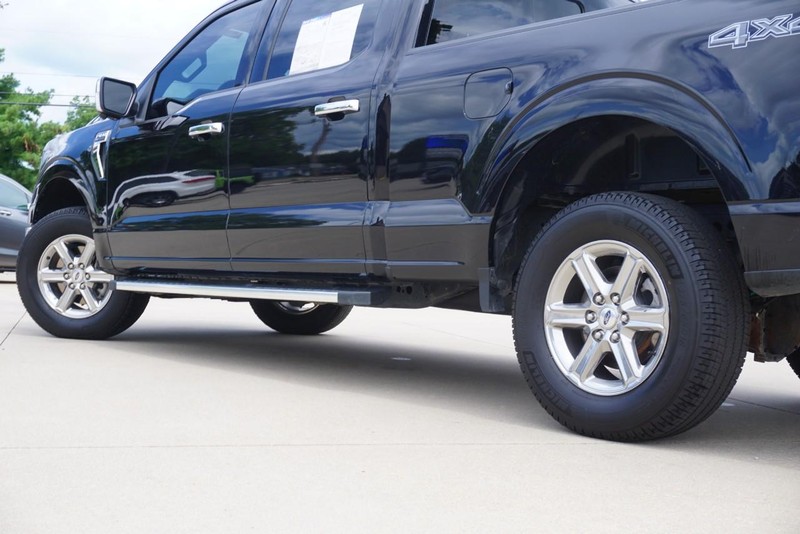 Ford F-150 Vehicle Full-screen Gallery Image 15