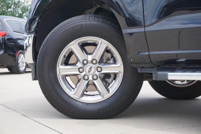 Ford F-150 Vehicle Full-screen Gallery Image 16