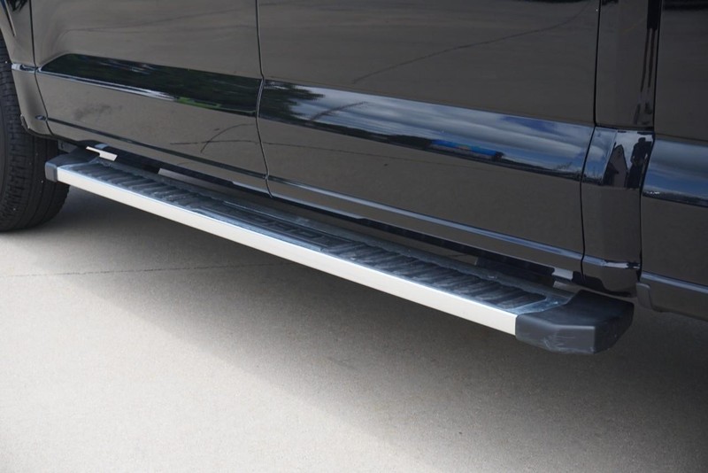 Ford F-150 Vehicle Full-screen Gallery Image 17