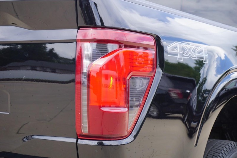 Ford F-150 Vehicle Full-screen Gallery Image 21