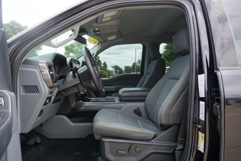 Ford F-150 Vehicle Full-screen Gallery Image 24