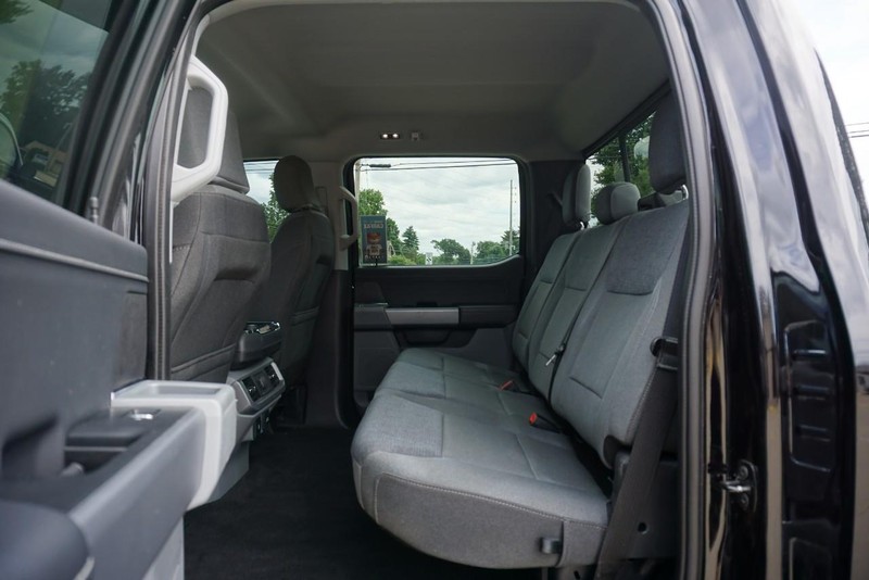 Ford F-150 Vehicle Full-screen Gallery Image 27