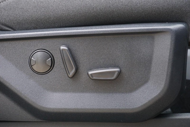 Ford F-150 Vehicle Full-screen Gallery Image 32