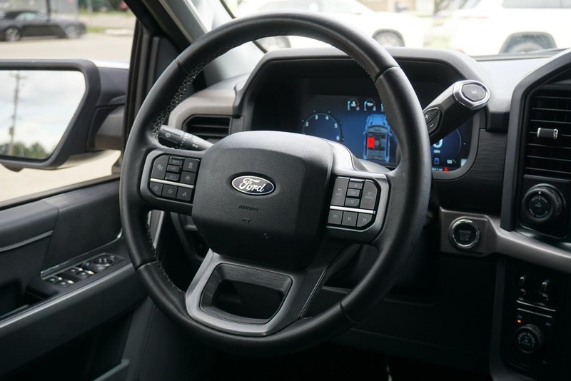 Ford F-150 Vehicle Full-screen Gallery Image 35