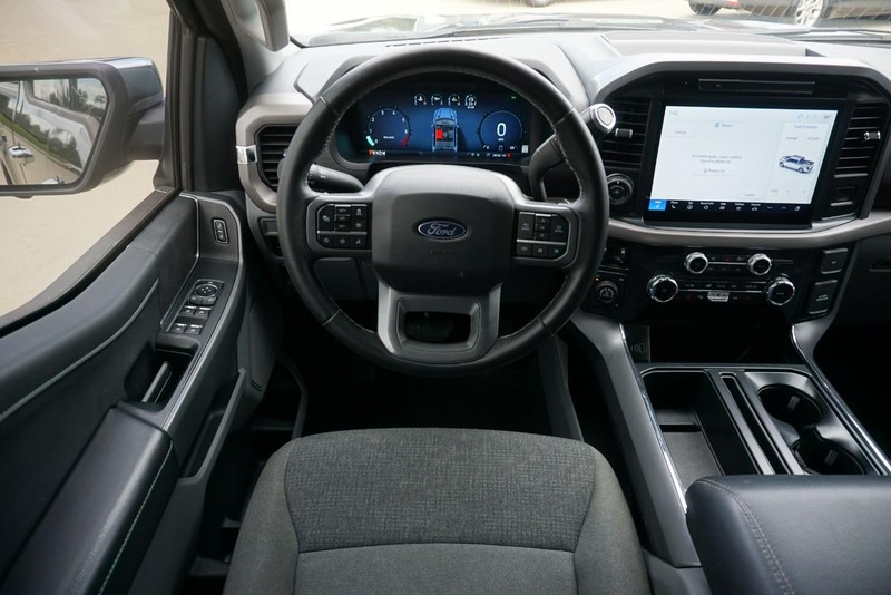 Ford F-150 Vehicle Full-screen Gallery Image 38