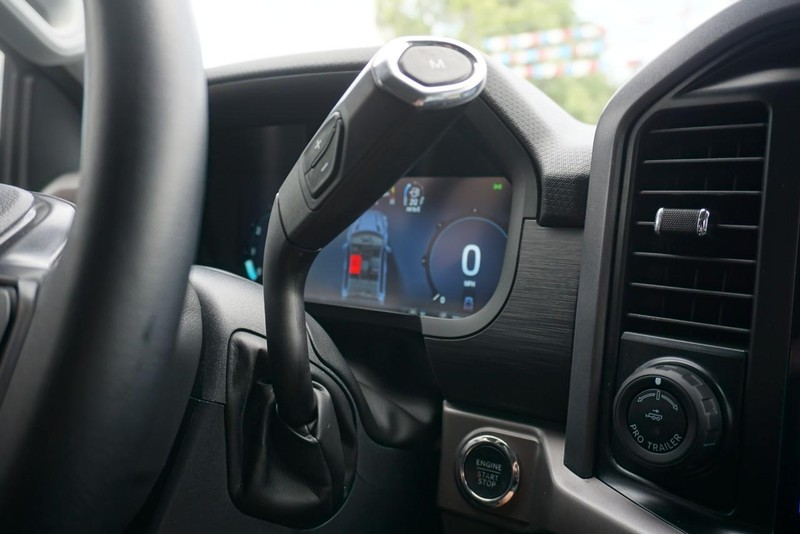 Ford F-150 Vehicle Full-screen Gallery Image 45