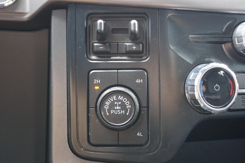 Ford F-150 Vehicle Full-screen Gallery Image 46