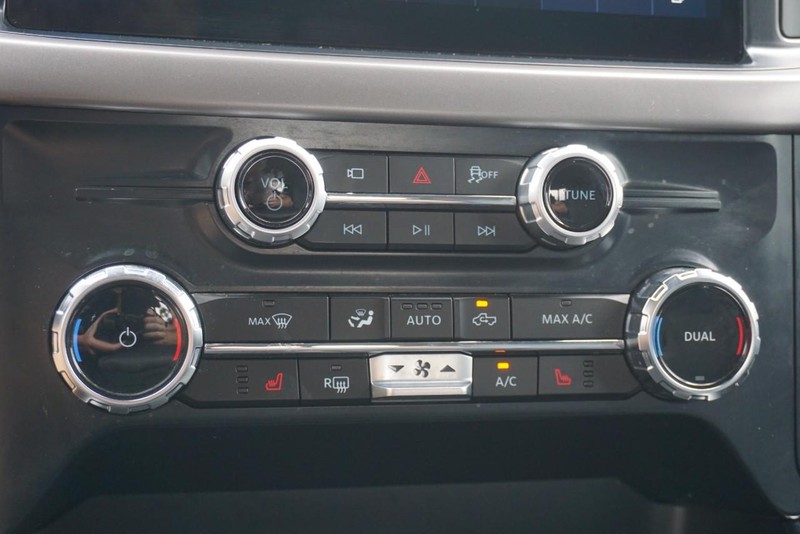 Ford F-150 Vehicle Full-screen Gallery Image 47
