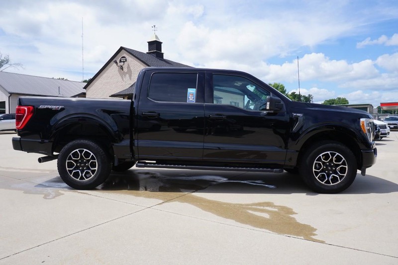 Ford F-150 Vehicle Full-screen Gallery Image 02