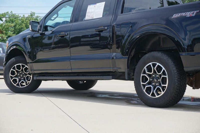 Ford F-150 Vehicle Full-screen Gallery Image 15
