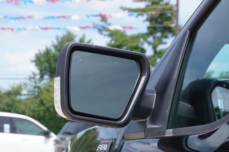 Ford F-150 Vehicle Full-screen Gallery Image 18