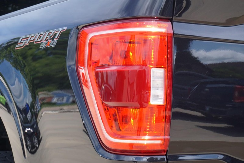 Ford F-150 Vehicle Full-screen Gallery Image 20