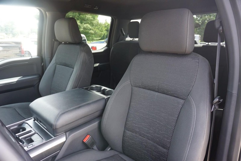 Ford F-150 Vehicle Full-screen Gallery Image 27