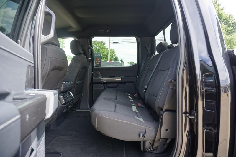 Ford F-150 Vehicle Full-screen Gallery Image 28