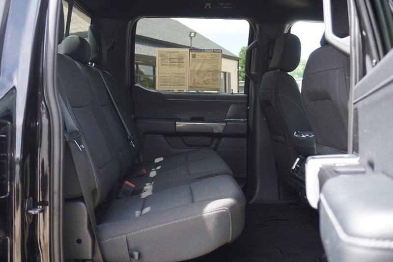 Ford F-150 Vehicle Full-screen Gallery Image 30