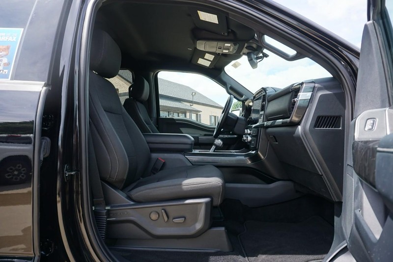 Ford F-150 Vehicle Full-screen Gallery Image 32