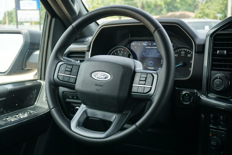 Ford F-150 Vehicle Full-screen Gallery Image 36