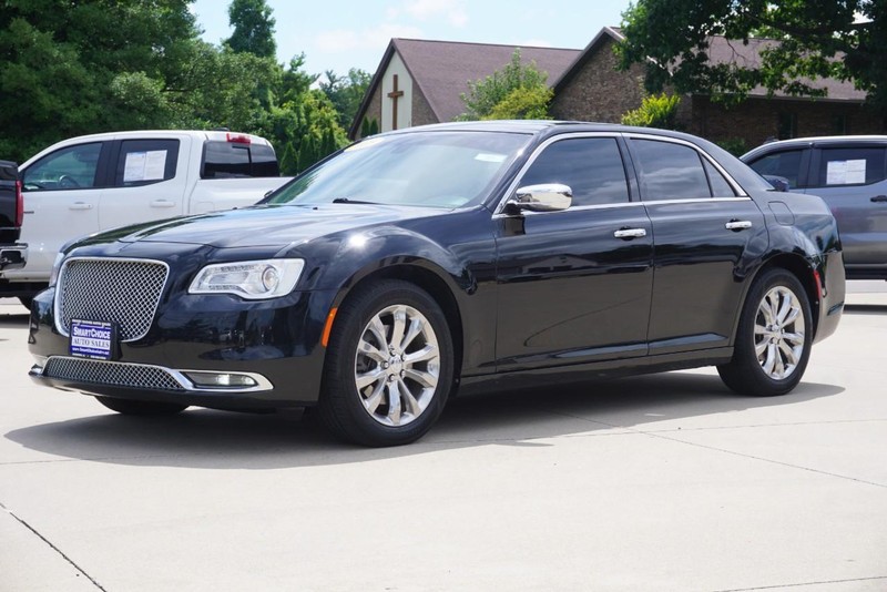 Chrysler 300 Vehicle Full-screen Gallery Image 07