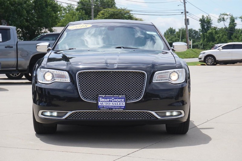 Chrysler 300 Vehicle Full-screen Gallery Image 08