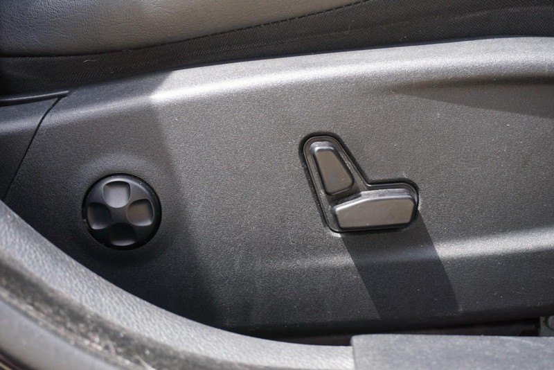 Chrysler 300 Vehicle Full-screen Gallery Image 28