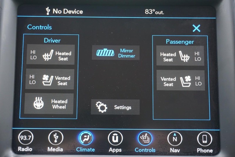 Chrysler 300 Vehicle Full-screen Gallery Image 49