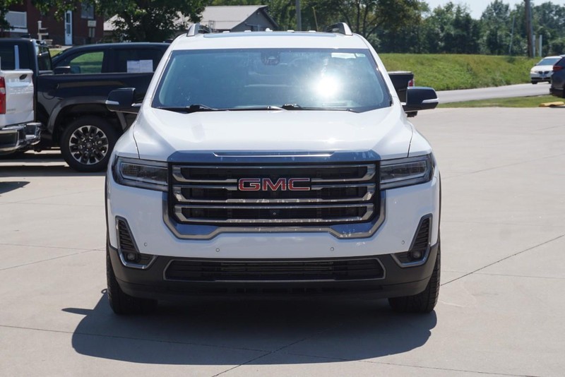 GMC Acadia Vehicle Full-screen Gallery Image 08