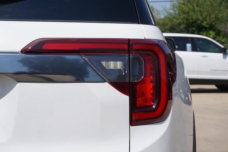 GMC Acadia Vehicle Full-screen Gallery Image 18