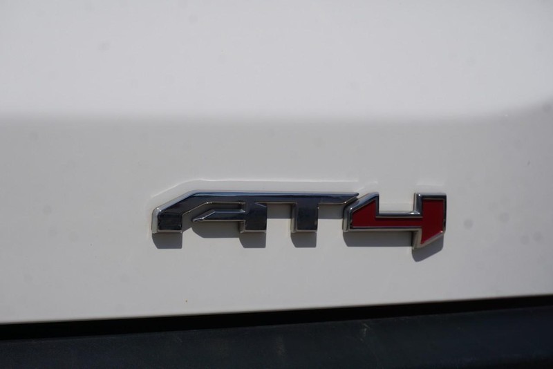 GMC Acadia Vehicle Full-screen Gallery Image 20