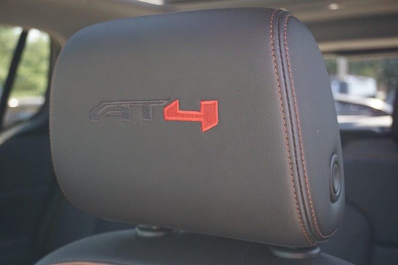 GMC Acadia Vehicle Full-screen Gallery Image 25