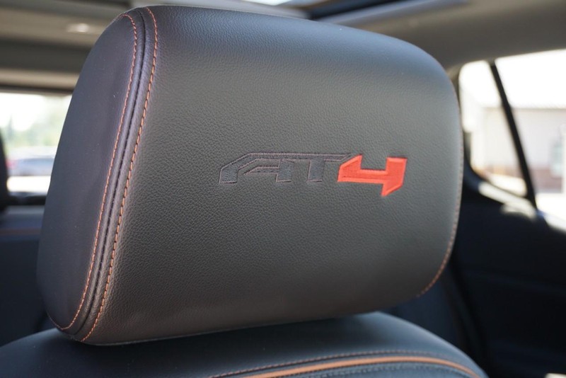 GMC Acadia Vehicle Full-screen Gallery Image 35