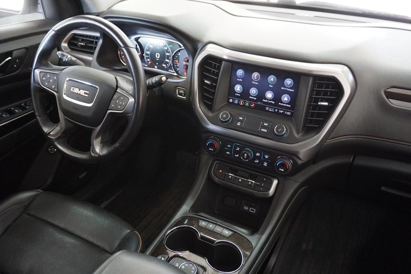 GMC Acadia Vehicle Full-screen Gallery Image 39