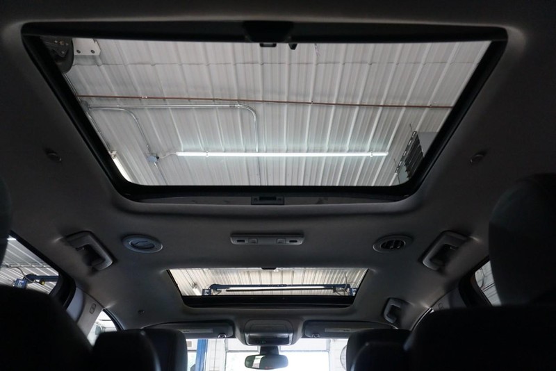 GMC Acadia Vehicle Full-screen Gallery Image 40