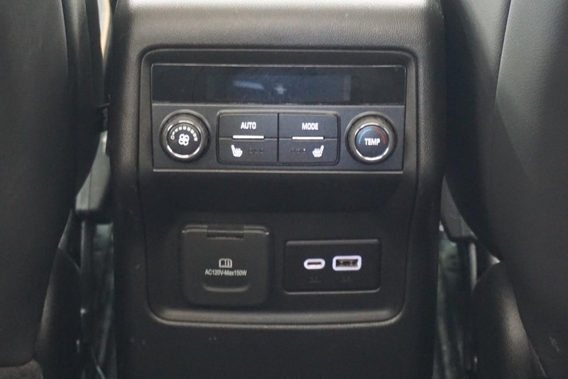 GMC Acadia Vehicle Full-screen Gallery Image 41