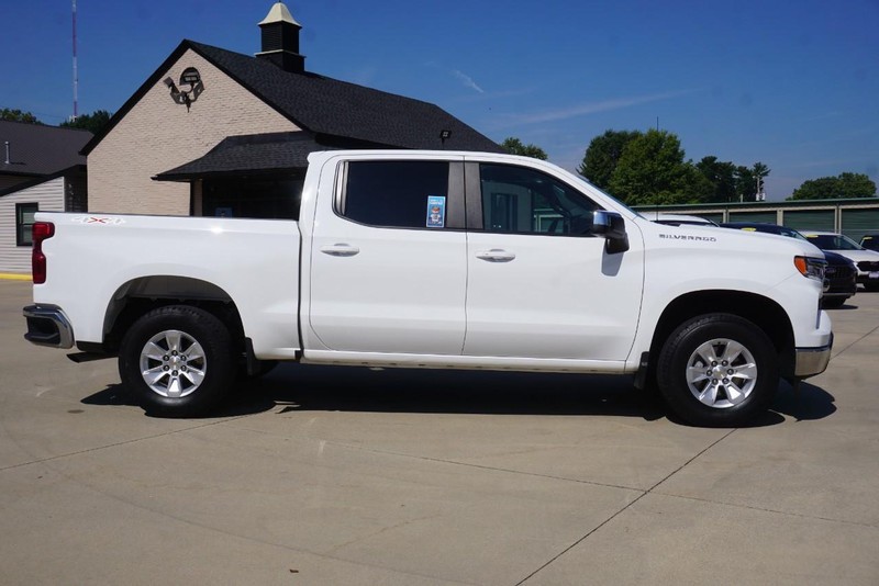Chevrolet Silverado 1500 Vehicle Full-screen Gallery Image 02