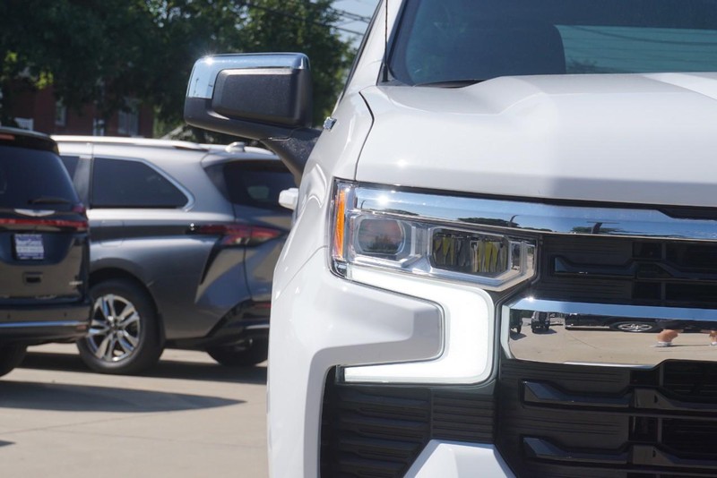 Chevrolet Silverado 1500 Vehicle Full-screen Gallery Image 09