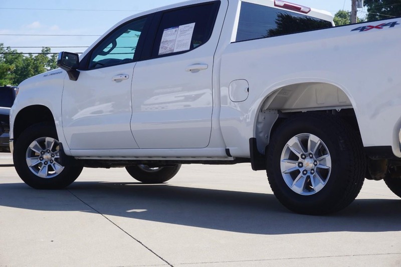 Chevrolet Silverado 1500 Vehicle Full-screen Gallery Image 14