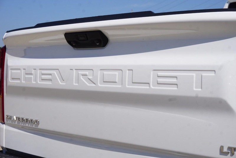 Chevrolet Silverado 1500 Vehicle Full-screen Gallery Image 20