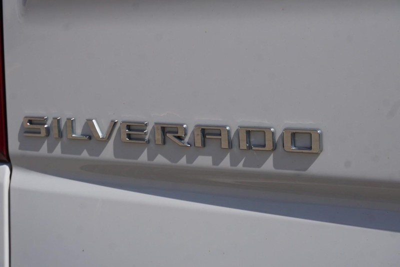 Chevrolet Silverado 1500 Vehicle Full-screen Gallery Image 21