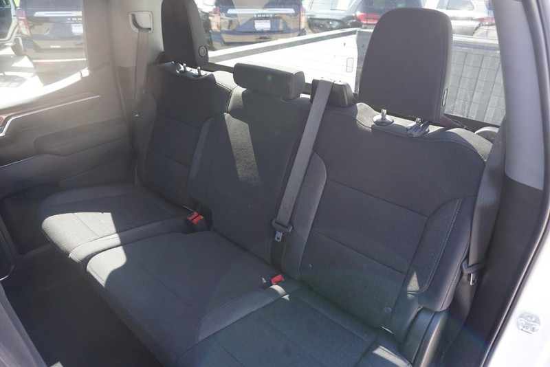 Chevrolet Silverado 1500 Vehicle Full-screen Gallery Image 28