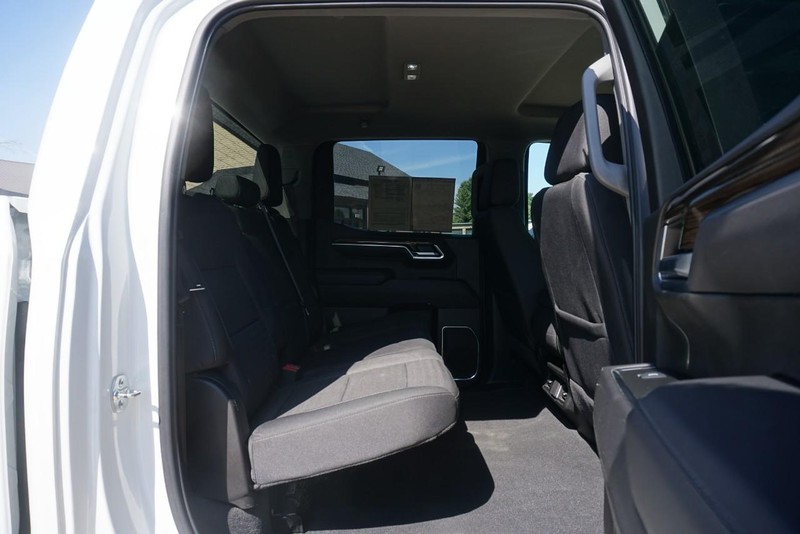 Chevrolet Silverado 1500 Vehicle Full-screen Gallery Image 29